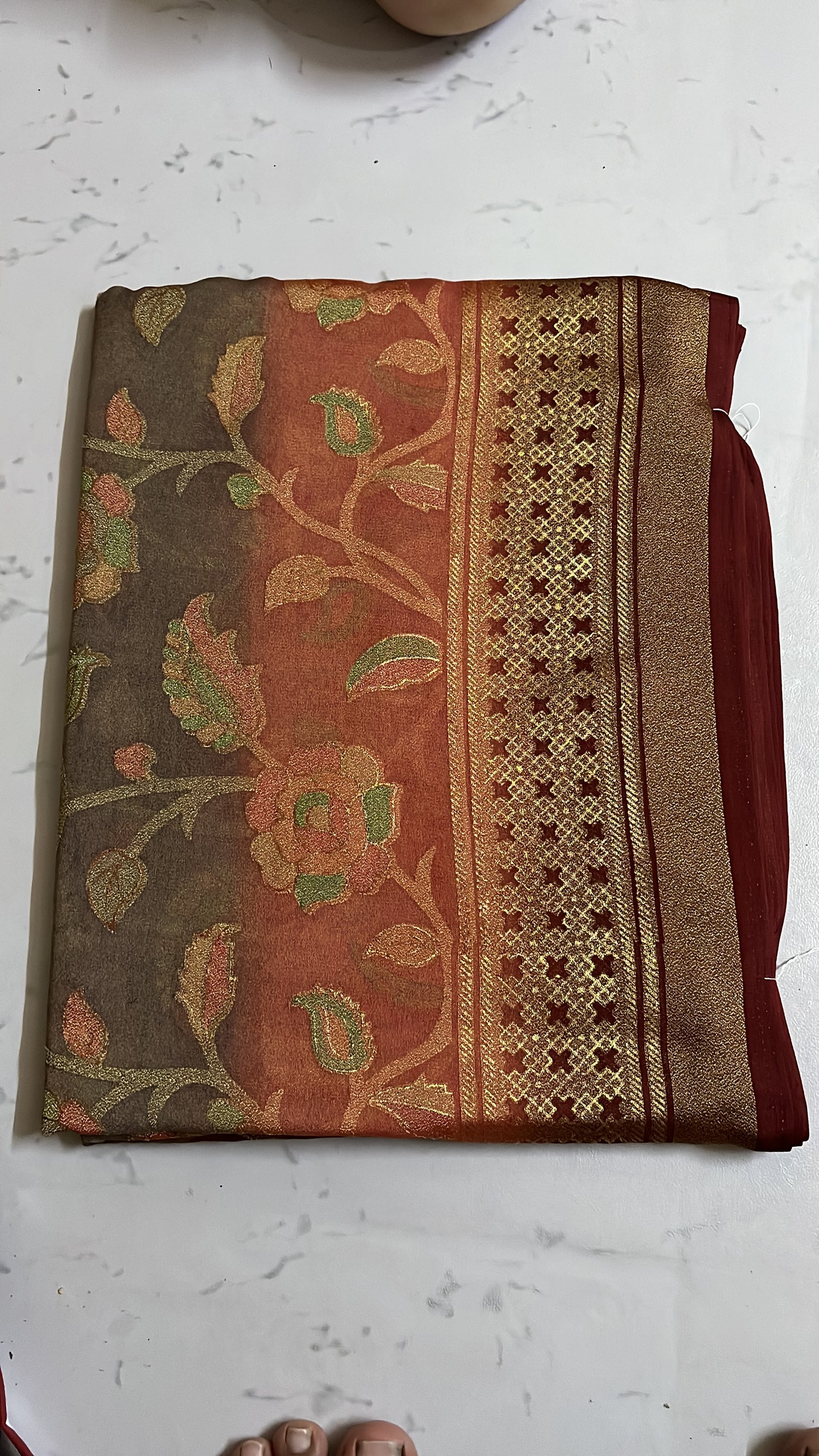 “Elegant Maroon Banarasi Saree with Golden Floral Zari Work” 🌹✨