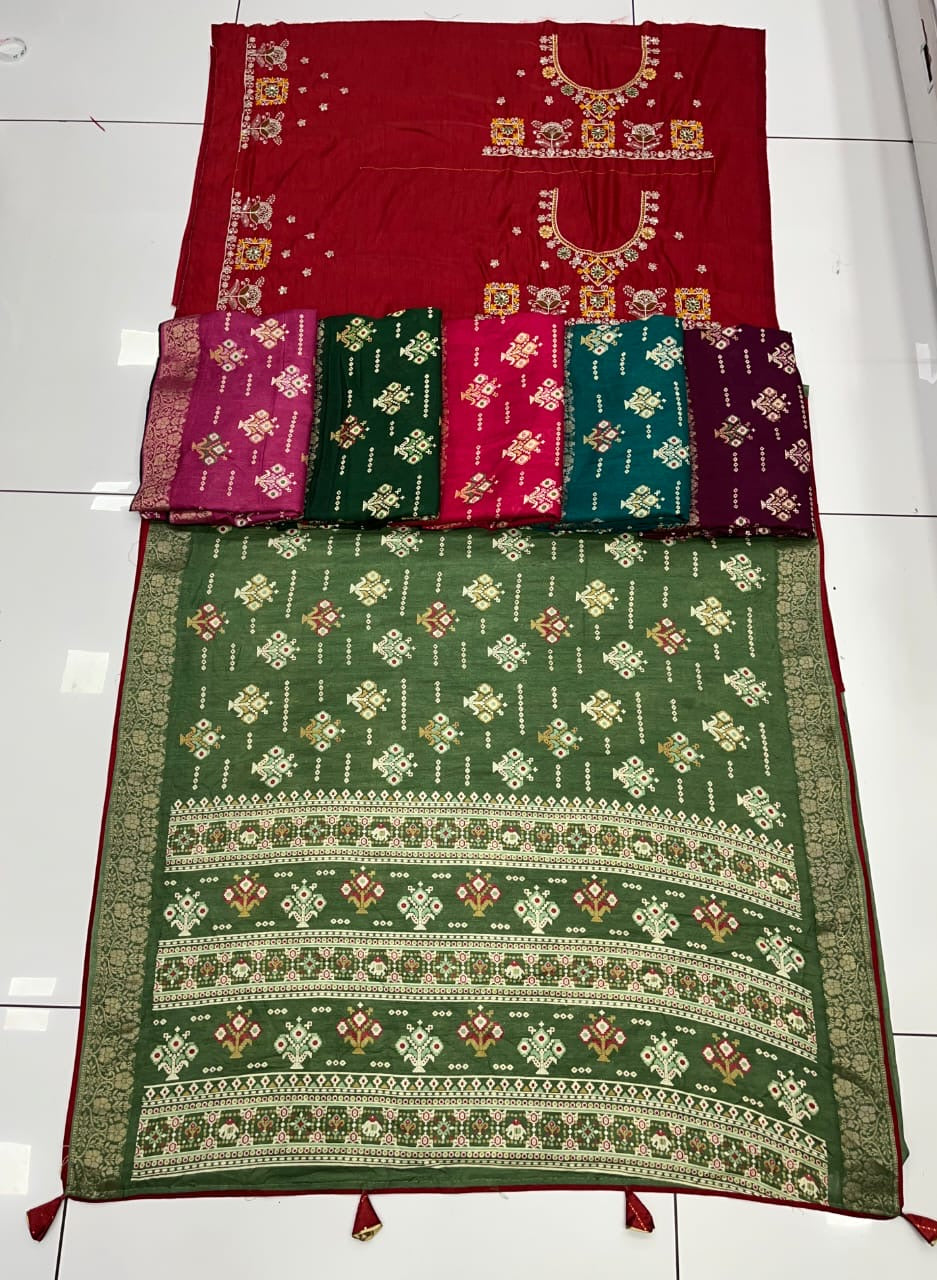 Elegant Green Silk Saree with Intricate Woven Design & Contrast Maroon Blouse