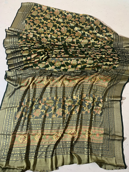 “Green Brocade Saree with Golden Zari Floral Weaving” ✨🌸